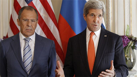 sergei lavrov en una reunion con johm kerry